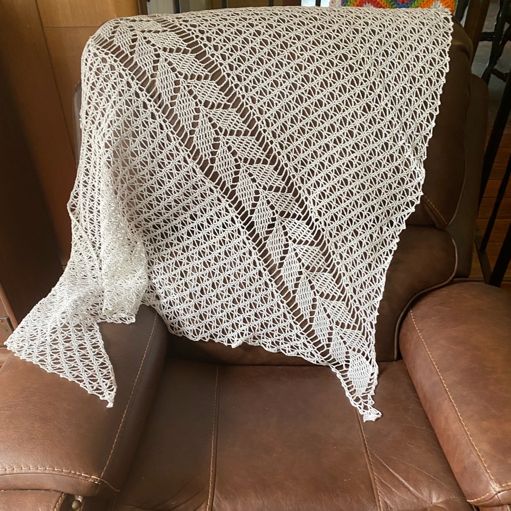 FALLING LEAVES SHAWL